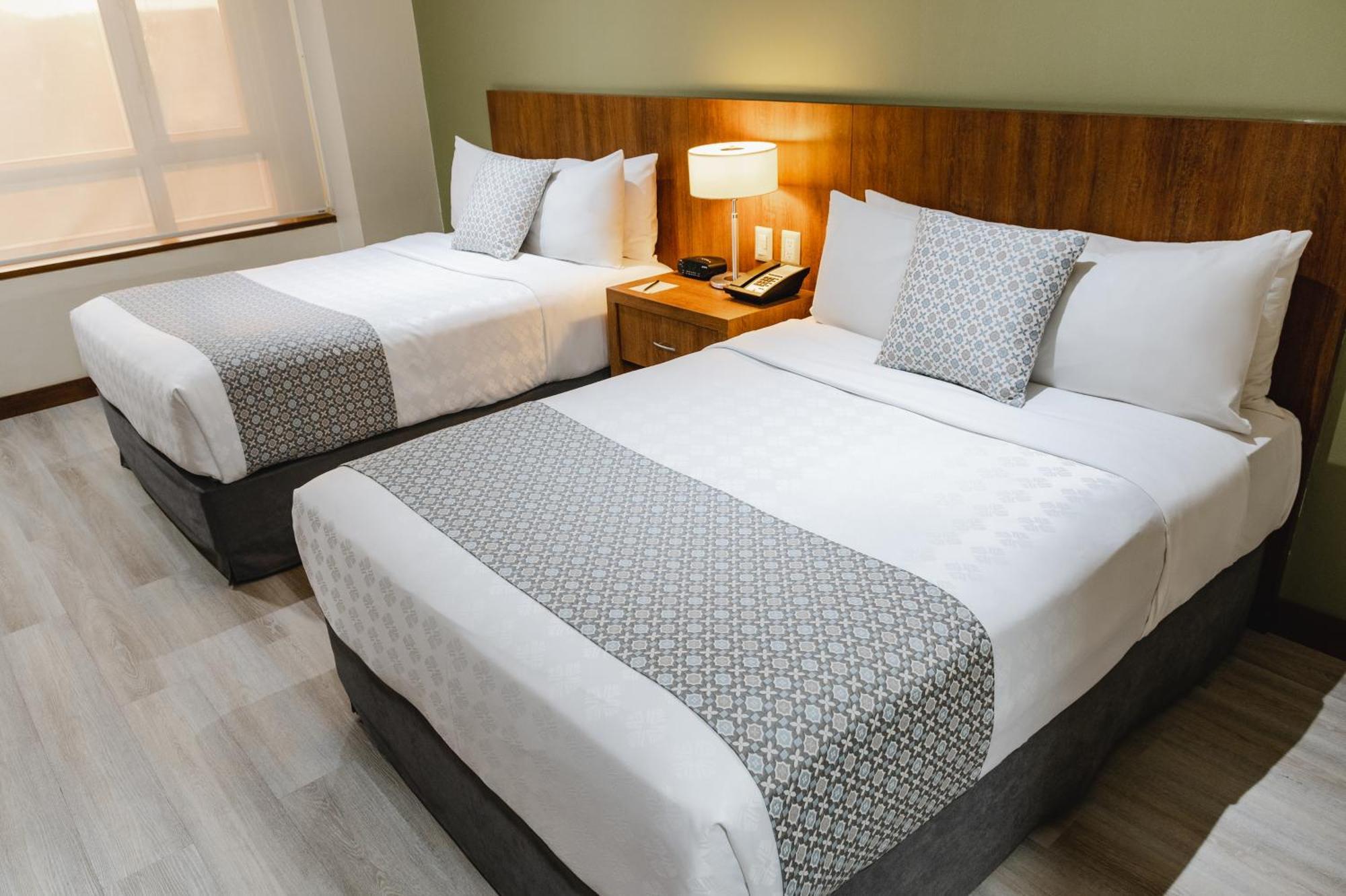 Wyndham Garden Guayaquil Hotel Exterior photo