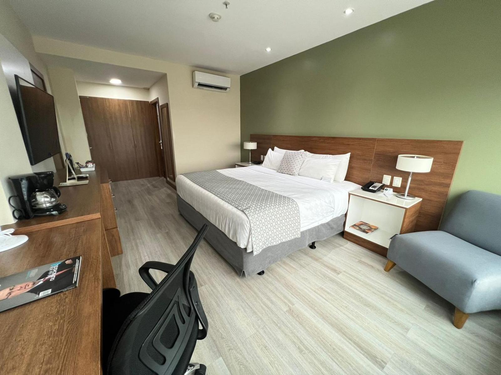 Wyndham Garden Guayaquil Hotel Exterior photo