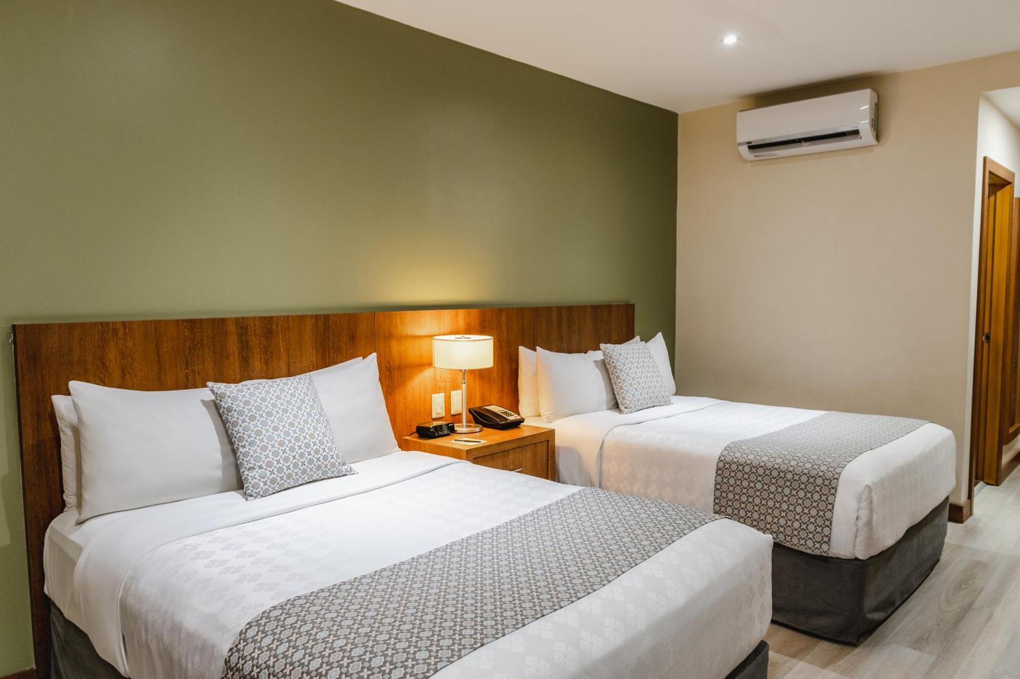 Wyndham Garden Guayaquil Hotel Exterior photo