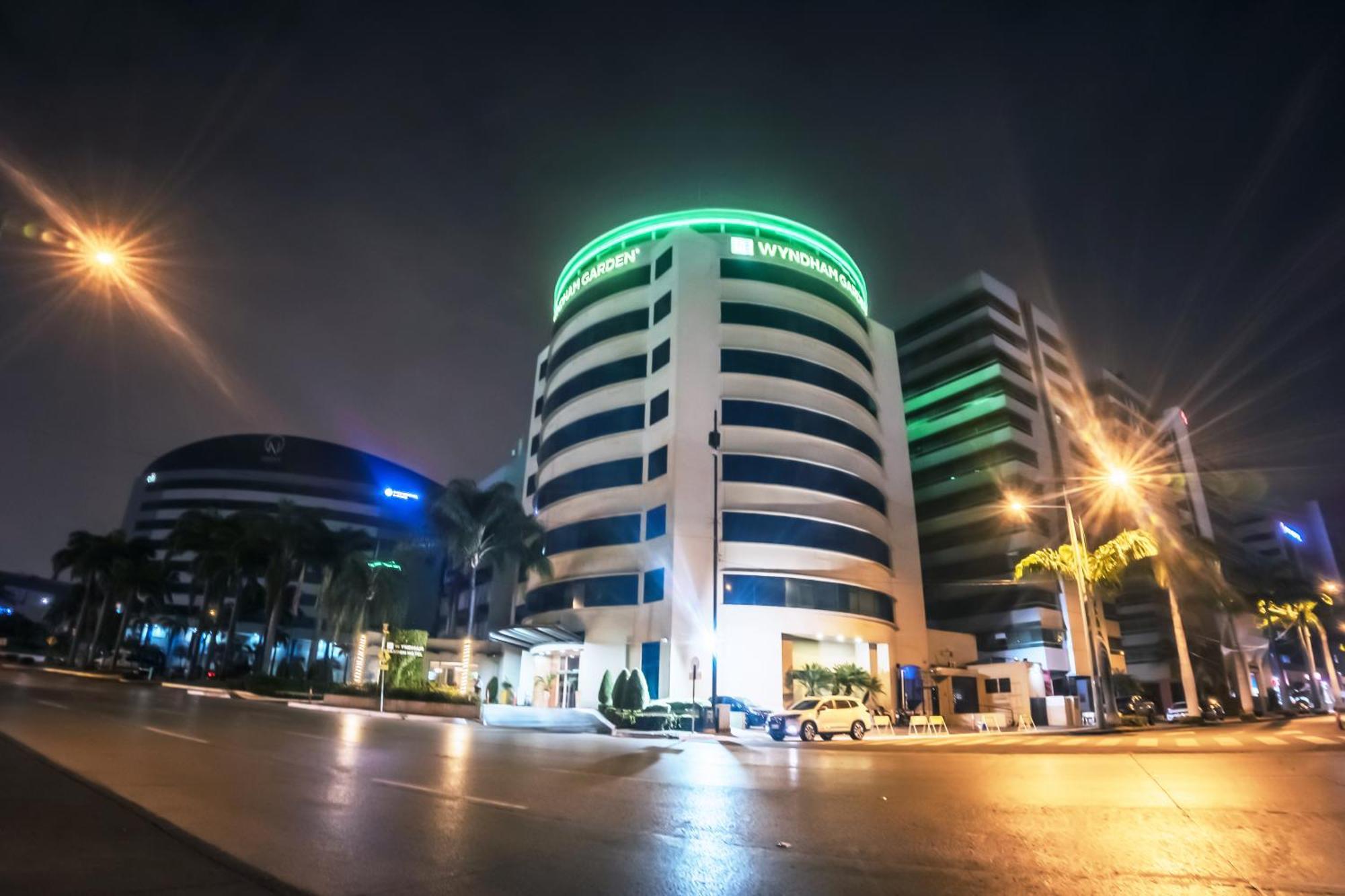 Wyndham Garden Guayaquil Hotel Exterior photo