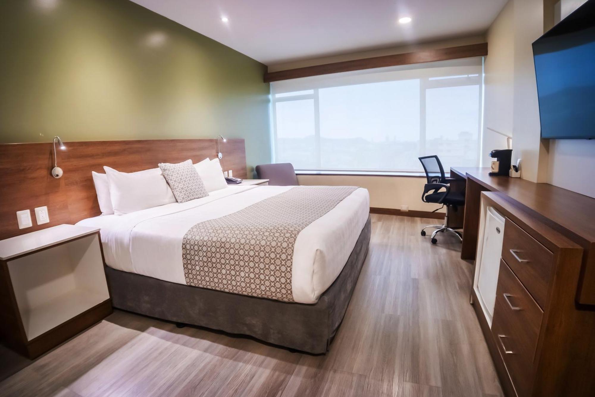 Wyndham Garden Guayaquil Hotel Exterior photo