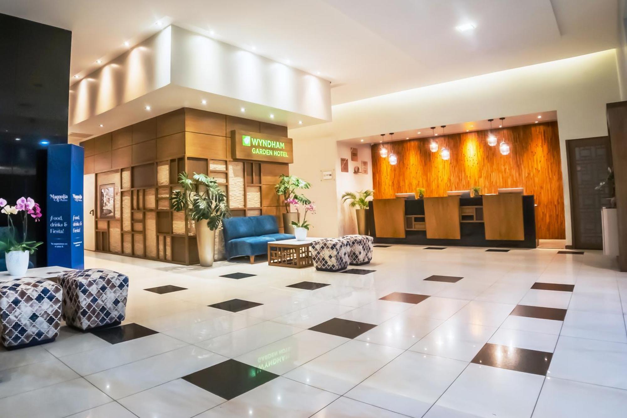 Wyndham Garden Guayaquil Hotel Exterior photo