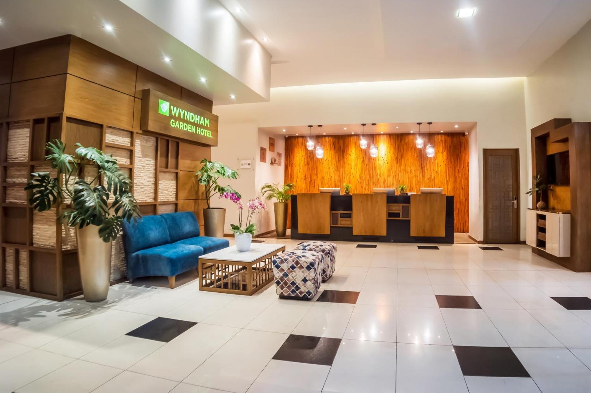 Wyndham Garden Guayaquil Hotel Exterior photo
