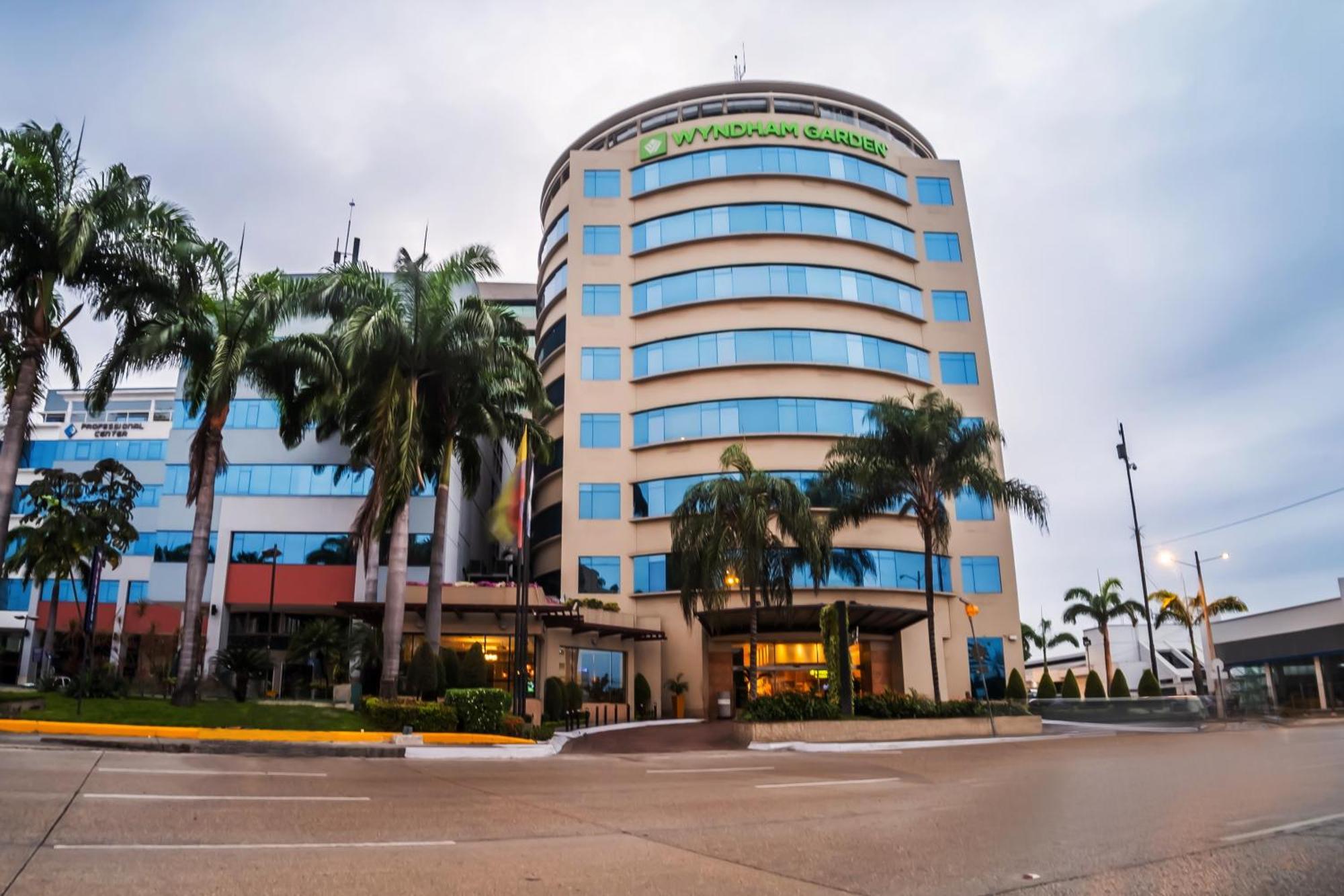 Wyndham Garden Guayaquil Hotel Exterior photo